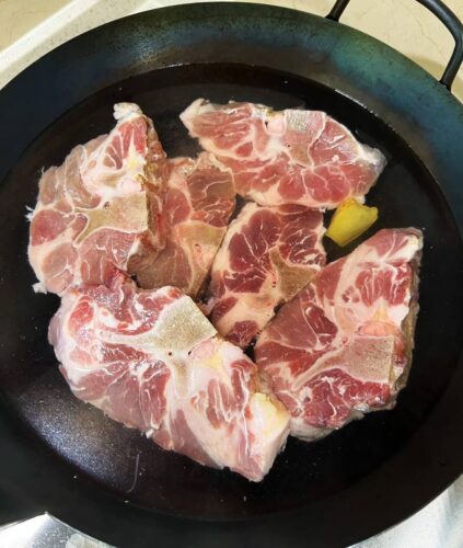 Click to view full screen Australian Meaty Beef Spine Cuts 2.5KG photo review