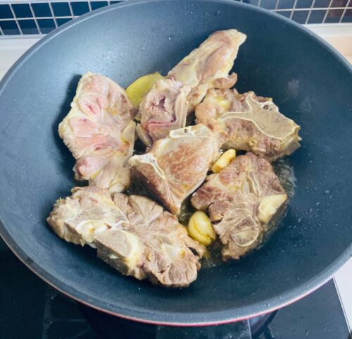 Click to view full screen Australian Meaty Beef Spine Cuts 2.5KG photo review